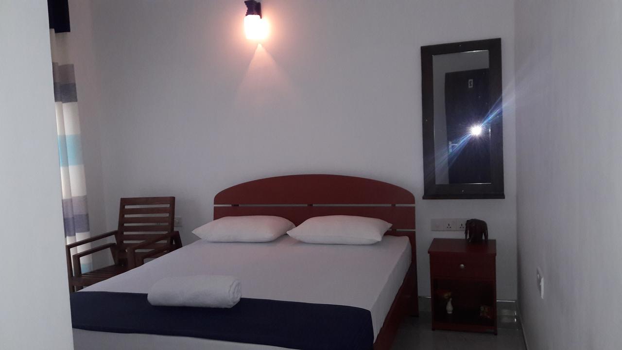 Risenlak Holiday Resort Полоннарува Екстер'єр фото