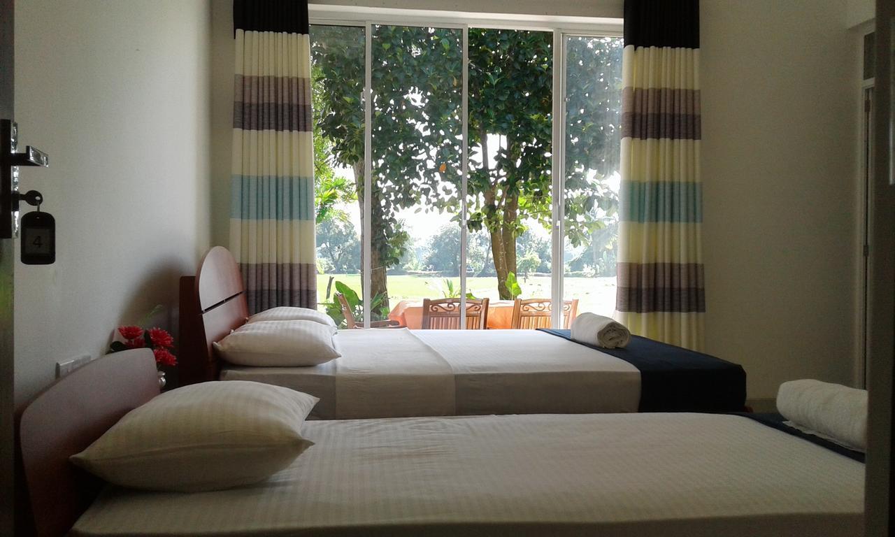 Risenlak Holiday Resort Полоннарува Екстер'єр фото