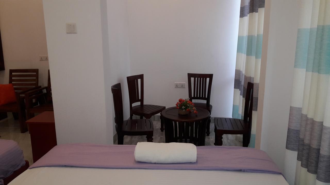 Risenlak Holiday Resort Полоннарува Екстер'єр фото