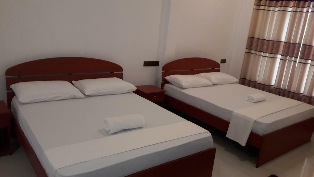 Risenlak Holiday Resort Полоннарува Екстер'єр фото