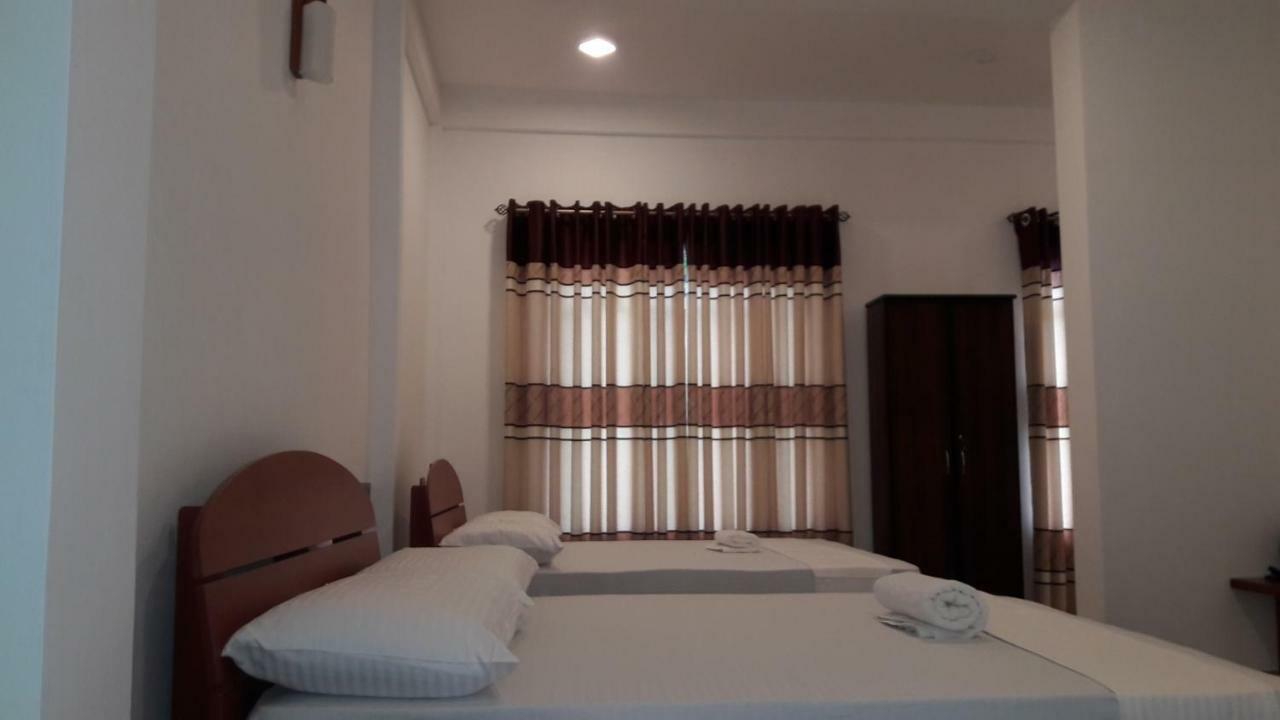 Risenlak Holiday Resort Полоннарува Екстер'єр фото