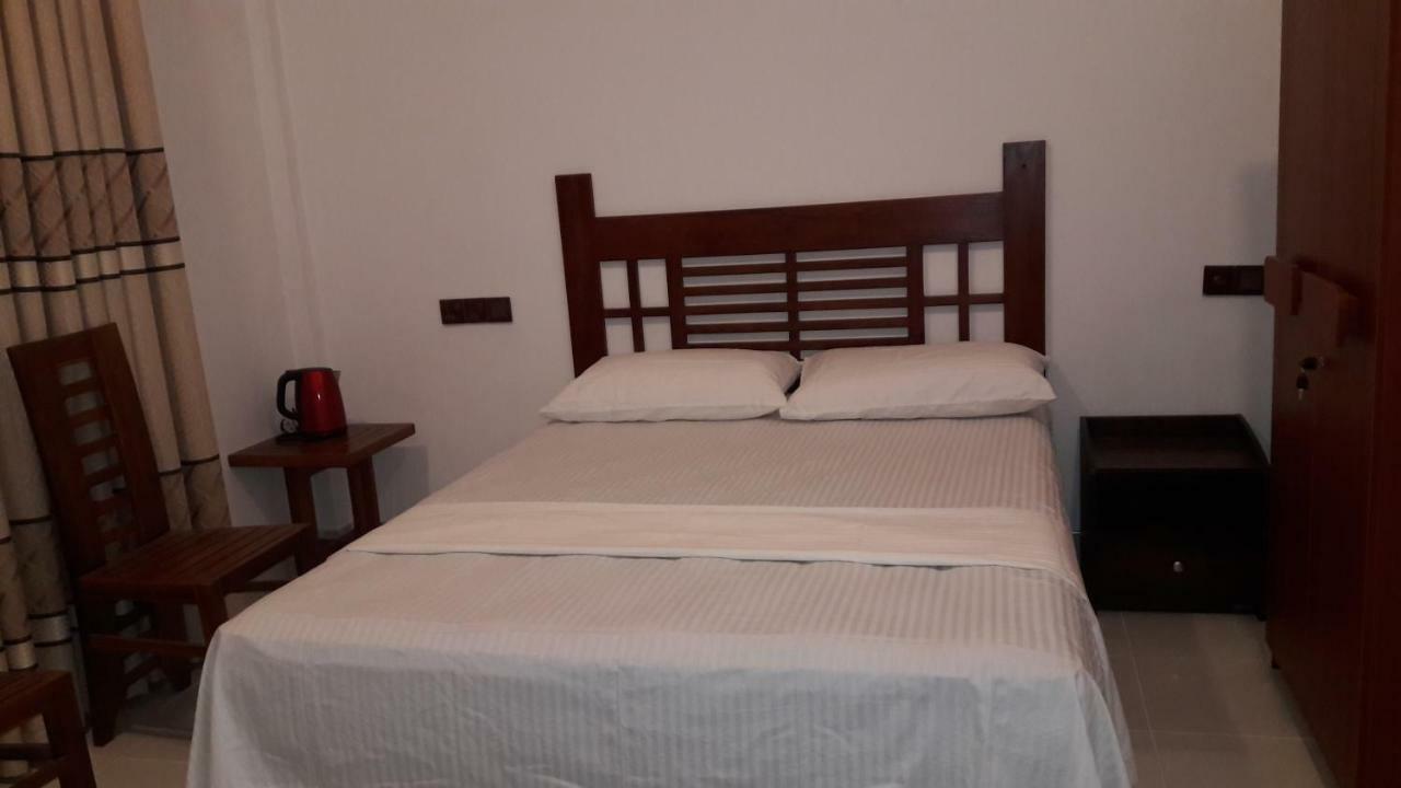 Risenlak Holiday Resort Полоннарува Екстер'єр фото